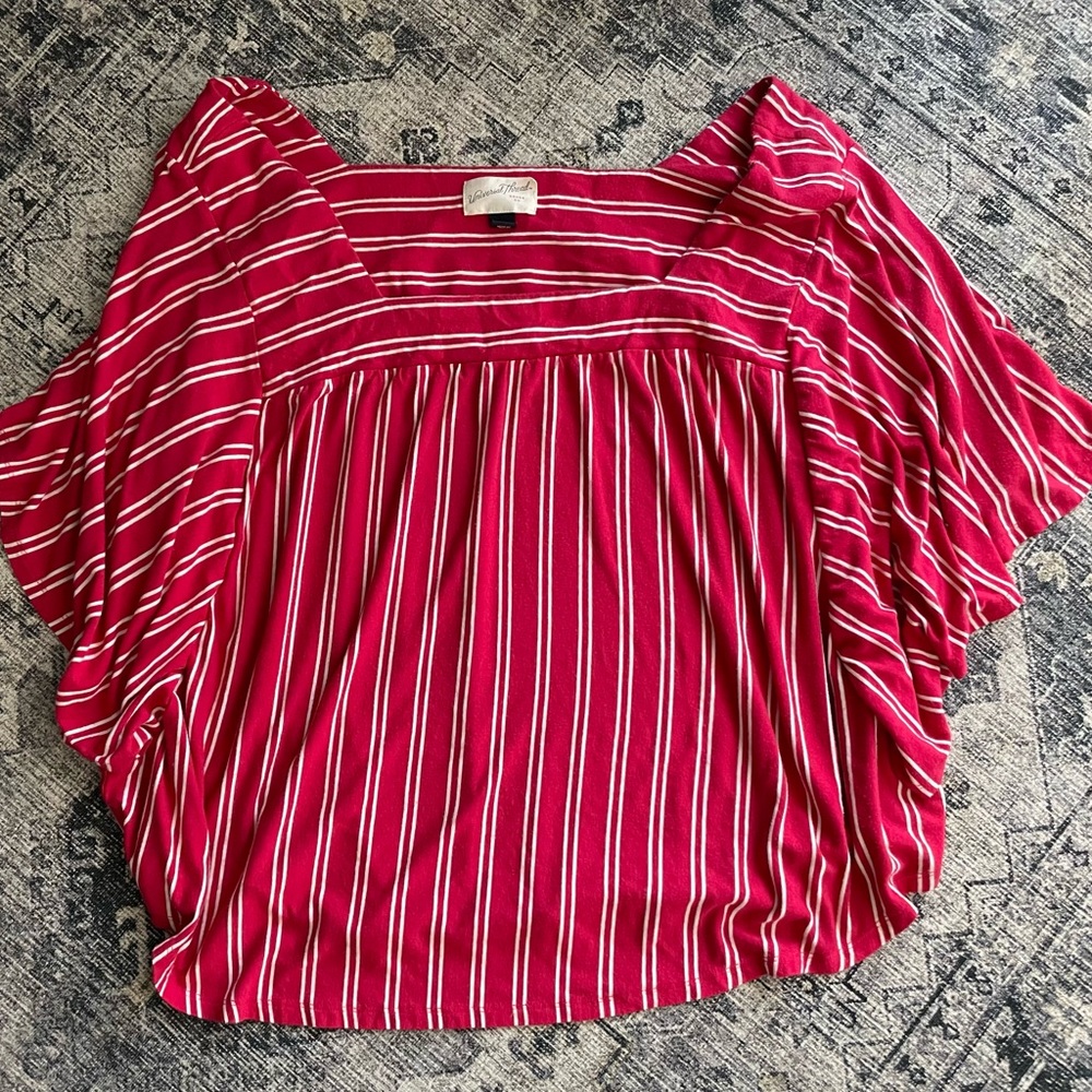 Universal Thread Top